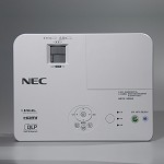 日电（NEC）NP-V302H+ 投影仪 3000流明 DLP显示技术 手动变焦 1920*1080dpi 最高300英寸显示 一年保修
